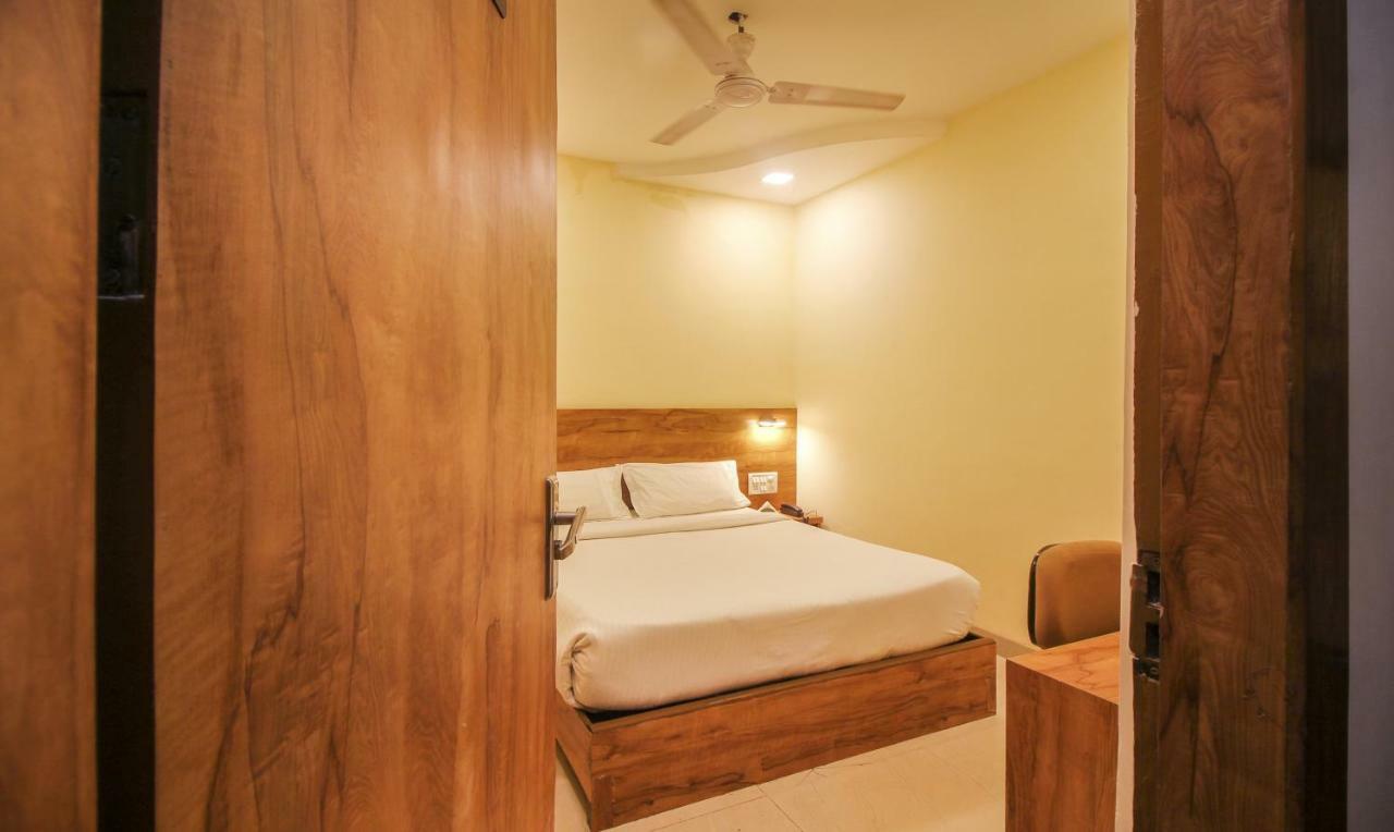 Tiba Hotel Bombay Extérieur photo