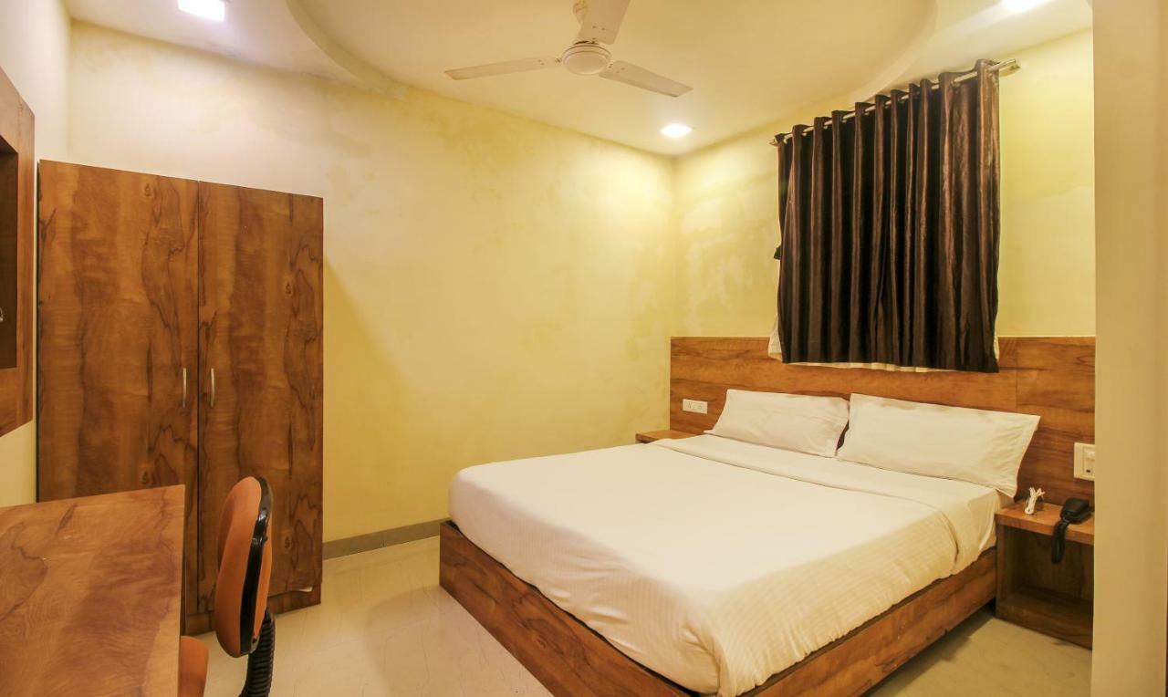 Tiba Hotel Bombay Extérieur photo